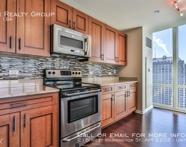 215 West Washington St. Apt 2202 - Photo Thumbnail 10