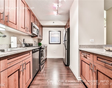 215 West Washington St. Apt 2202 - Photo Thumbnail 77