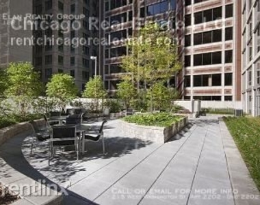 215 West Washington St. Apt 2202 - Photo Thumbnail 7