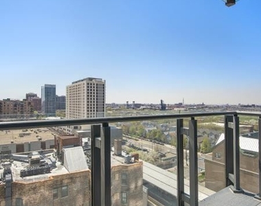 1140 South Wabash Ave. Apt 1804 - Photo Thumbnail 37