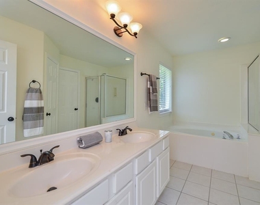 24626 Kingston Hill Lane - Photo Thumbnail 11