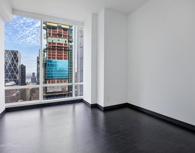 157 West 57th St - Photo Thumbnail 3