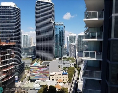 1050 Brickell Ave - Photo Thumbnail 0