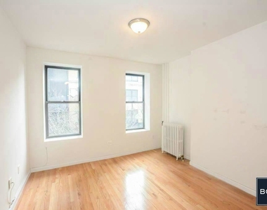 439 West 51 Street - Photo Thumbnail 4