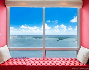 1425 Brickell Avenue - Photo Thumbnail 14