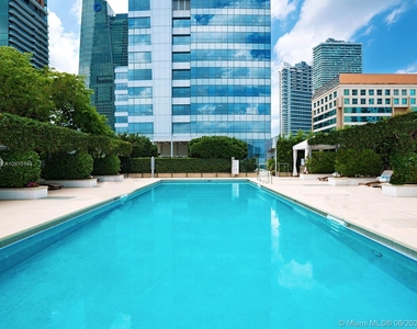 1425 Brickell Avenue - Photo Thumbnail 1