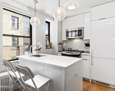 308 West 30th St - Photo Thumbnail 1