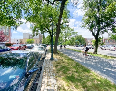 410 Eastern Parkway - Photo Thumbnail 4