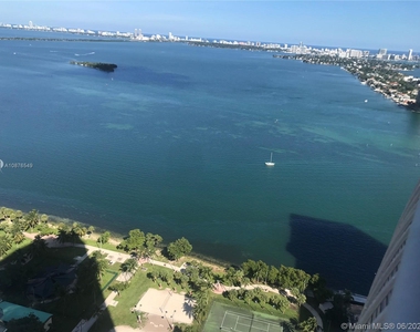 1750 N Bayshore Dr - Photo Thumbnail 1