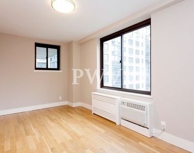 792 Columbus Avenue - Photo Thumbnail 3