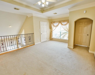 1119 Gardencrest Lane - Photo Thumbnail 20