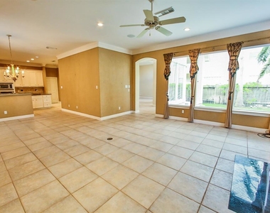 1119 Gardencrest Lane - Photo Thumbnail 13