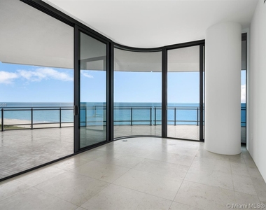 8701 Collins Ave - Photo Thumbnail 2