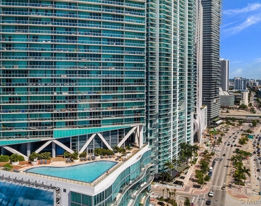 888 Biscayne Blvd - Photo Thumbnail 14