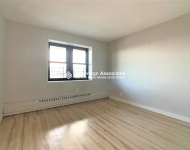 111 Wadsworth Avenue - Photo Thumbnail 7