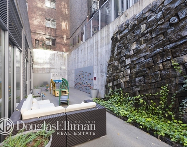 110 Third Avenue - Photo Thumbnail 11