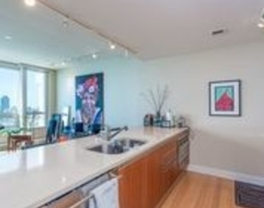 340 East Randolph Street - Photo Thumbnail 9