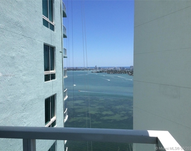 1900 N Bayshore Dr - Photo Thumbnail 2