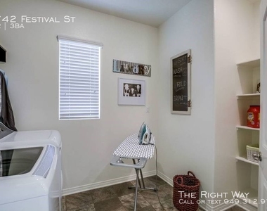 8742 Festival St - Photo Thumbnail 8