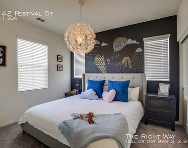 8742 Festival St - Photo Thumbnail 11