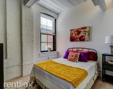 430 Fairmount Ave, Philadelphia, Pa 19123, Usa - Photo Thumbnail 4