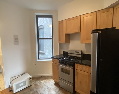 328 East 93rd Street 3a - Photo Thumbnail 3