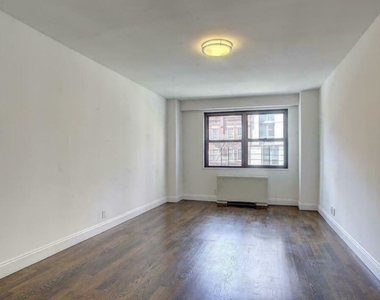 401 East 88th Street - Photo Thumbnail 5