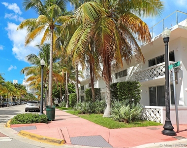 250 Collins Ave - Photo Thumbnail 4