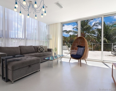 250 Collins Ave - Photo Thumbnail 33