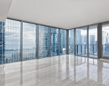 1451 Brickell Ave - Photo Thumbnail 2