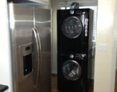 10840 Lindbrook Dr Apt 2 - Photo Thumbnail 1