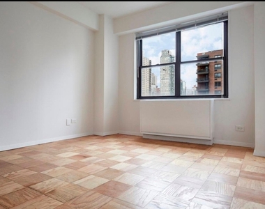 345 East 80th Street - Photo Thumbnail 2