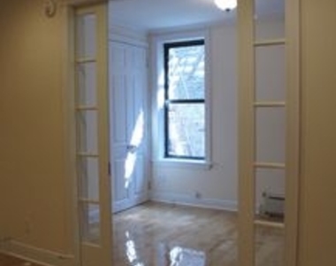 120 Christopher st - Photo Thumbnail 0