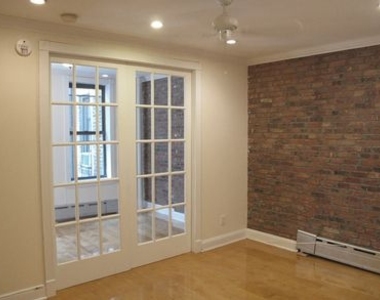 120 Christopher st - Photo Thumbnail 2