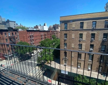 82 West 105th Street - Photo Thumbnail 3