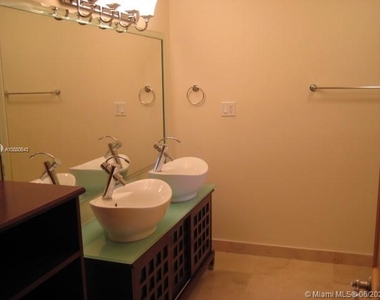 9225 Collins Av - Photo Thumbnail 10