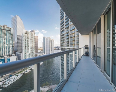 475 Brickell Ave - Photo Thumbnail 10