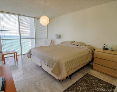 6301 Collins Ave - Photo Thumbnail 11