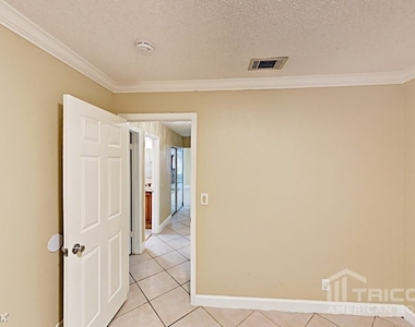 7810 Nw 41st Street - Photo Thumbnail 11