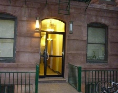 309 West 21st Street - Photo Thumbnail 4