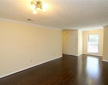 5137 Roswell Road Ne # 4 - Photo Thumbnail 7