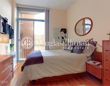 184 Thompson St - Photo Thumbnail 2