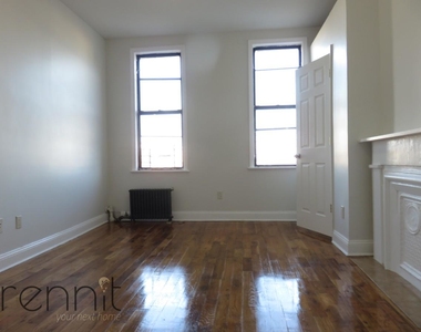 218 Macdougal St - Photo Thumbnail 7