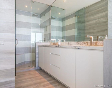 848 Brickell Key Dr - Photo Thumbnail 10