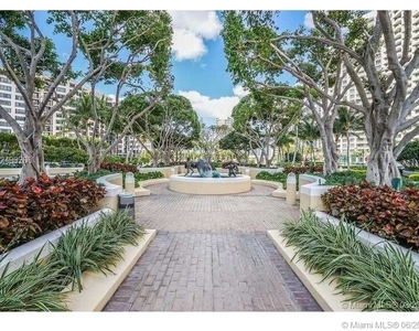 848 Brickell Key Dr - Photo Thumbnail 15