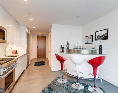 45 Sutton Sq Sw #1007 - Photo Thumbnail 14