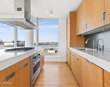 450 West 17th St - Photo Thumbnail 1