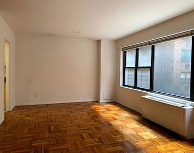 120 East 34th Street - Photo Thumbnail 4