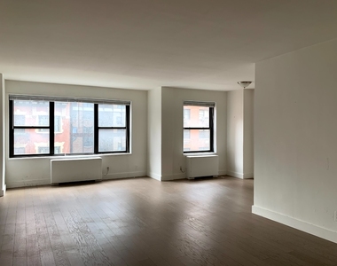 120 East 34th Street - Photo Thumbnail 1