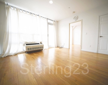 25-15 Crescent Street - Photo Thumbnail 1